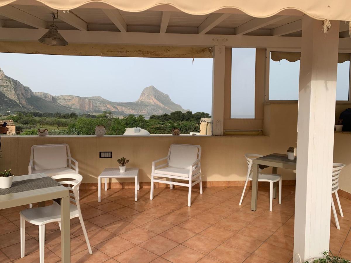 Cala Di Ponente Hotel Кастелуцо Екстериор снимка