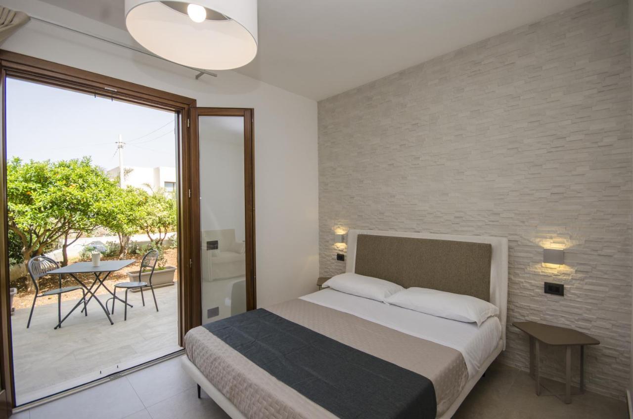 Cala Di Ponente Hotel Кастелуцо Екстериор снимка