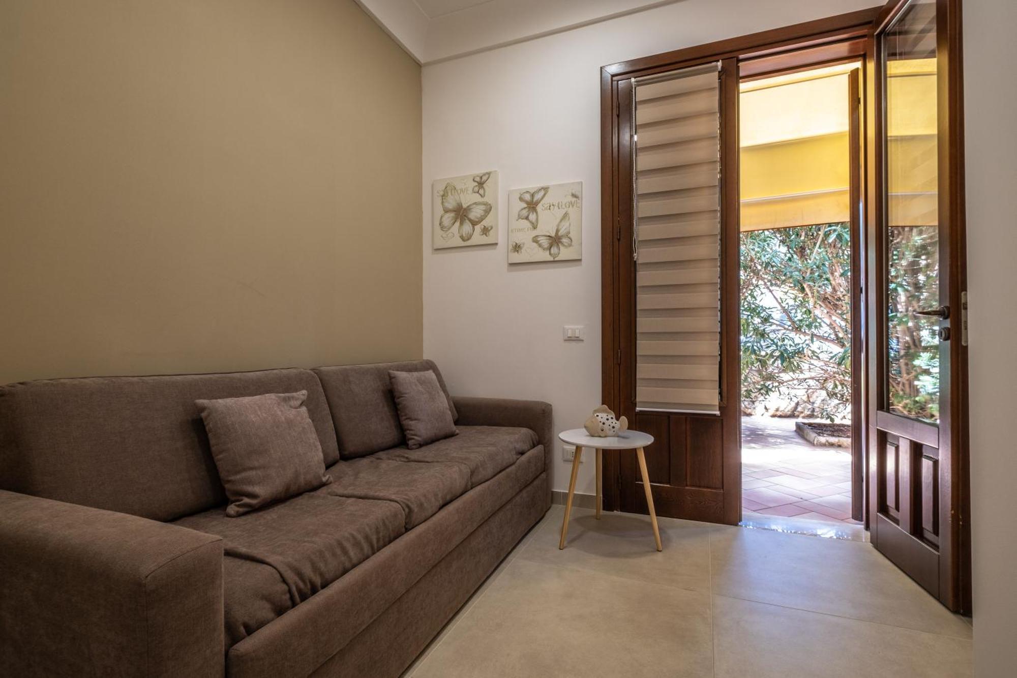 Cala Di Ponente Hotel Кастелуцо Екстериор снимка