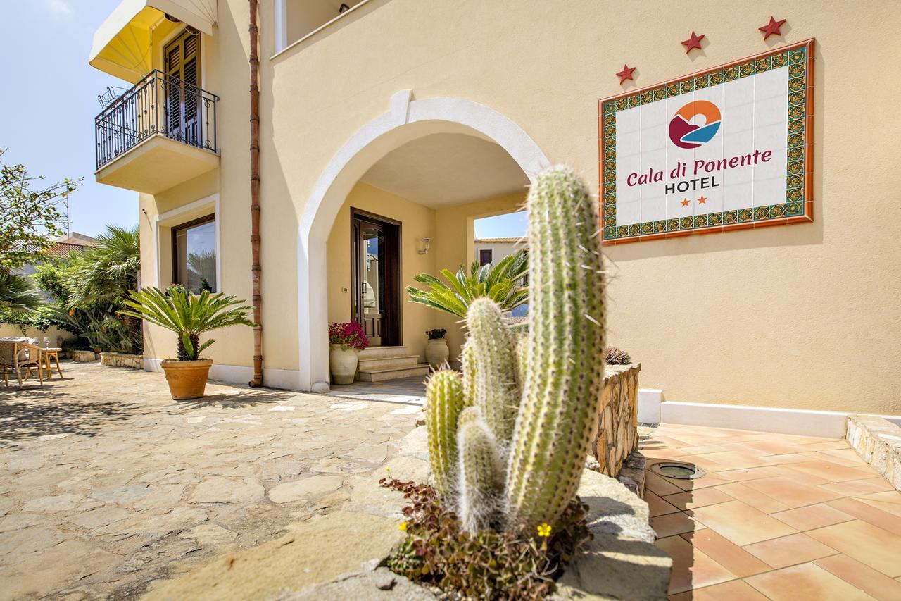 Cala Di Ponente Hotel Кастелуцо Екстериор снимка